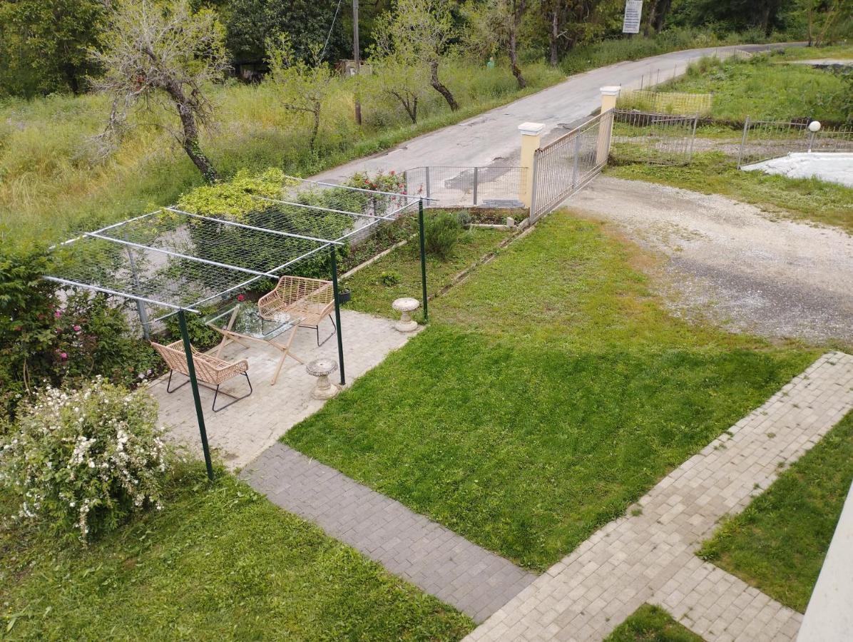 Home Amalias Kompitsion Екстер'єр фото